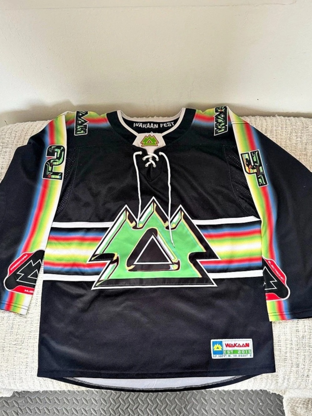 Wakaan Hockey Jersey in Black & Green Like New